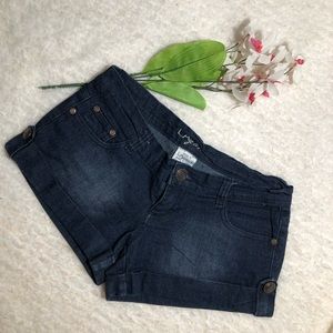 Smokin’ hot shorts 🔥